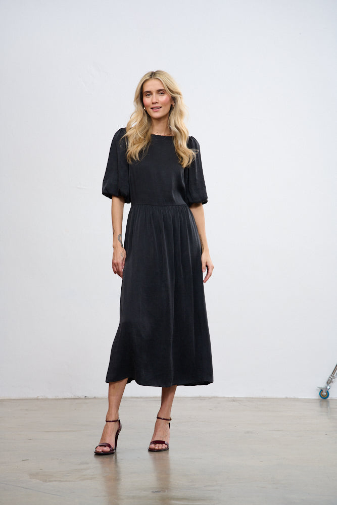 vestido orquídea negro