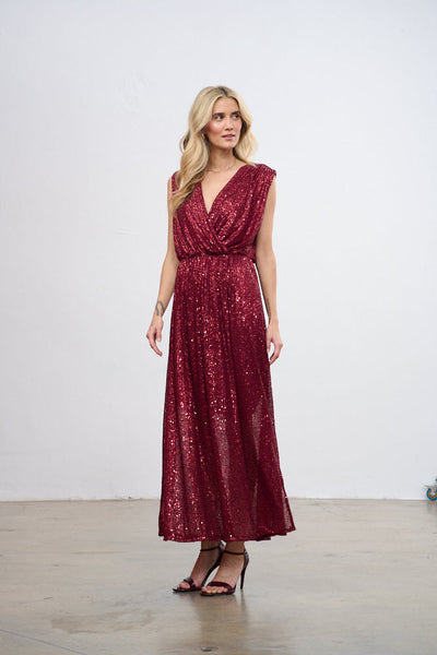 Vestido largo de lentejuelas con brillo escarlata