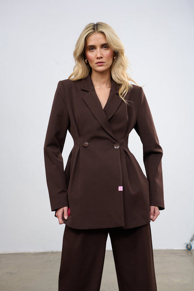 Chaqueta ajustada musa marrón