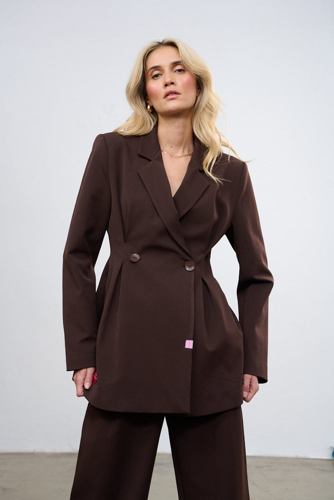 Chaqueta ajustada musa marrón