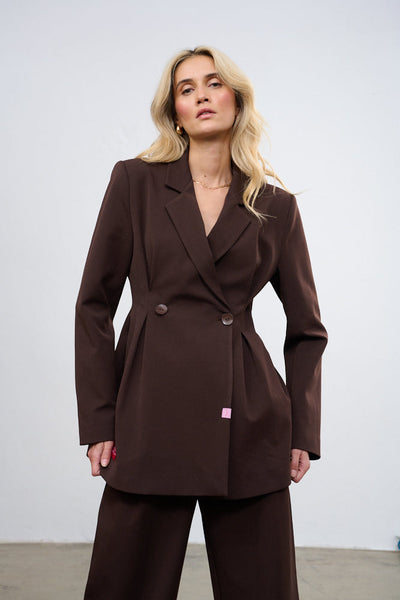 Chaqueta ajustada musa marrón